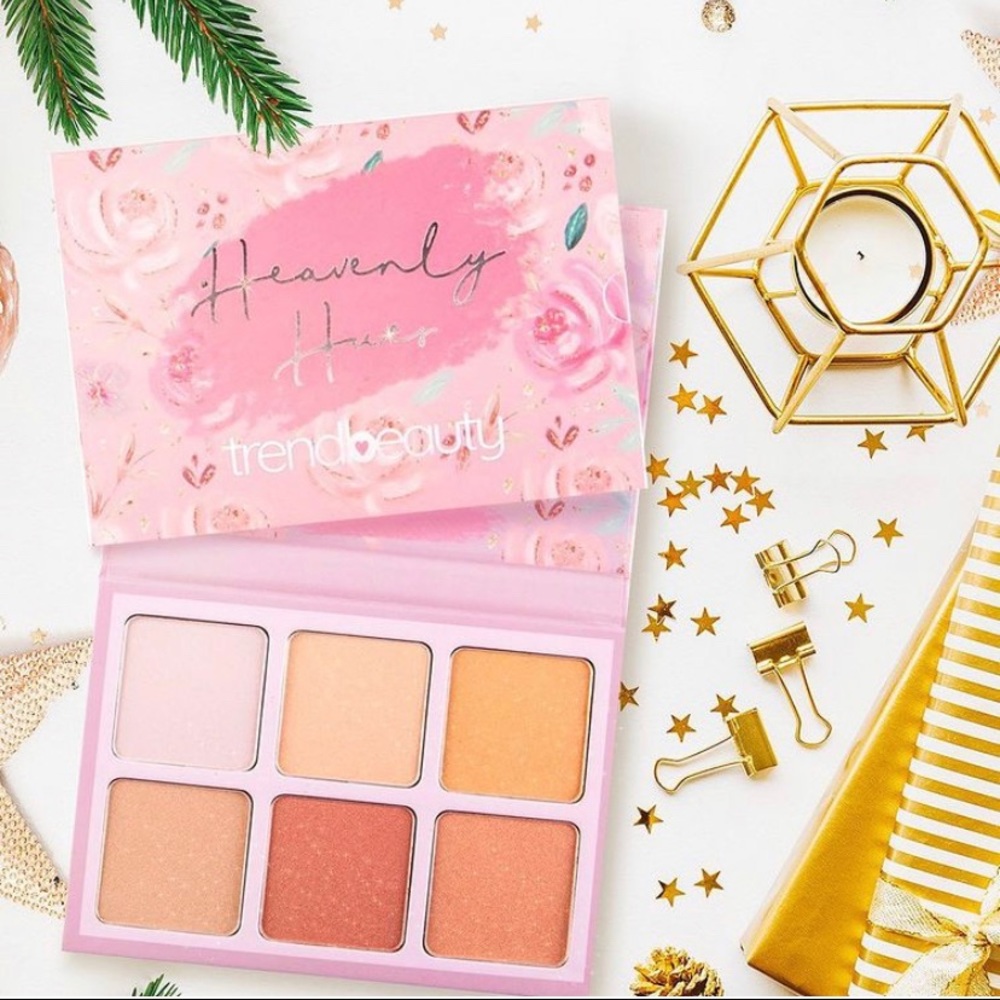 Heavenly Hues illuminator palette